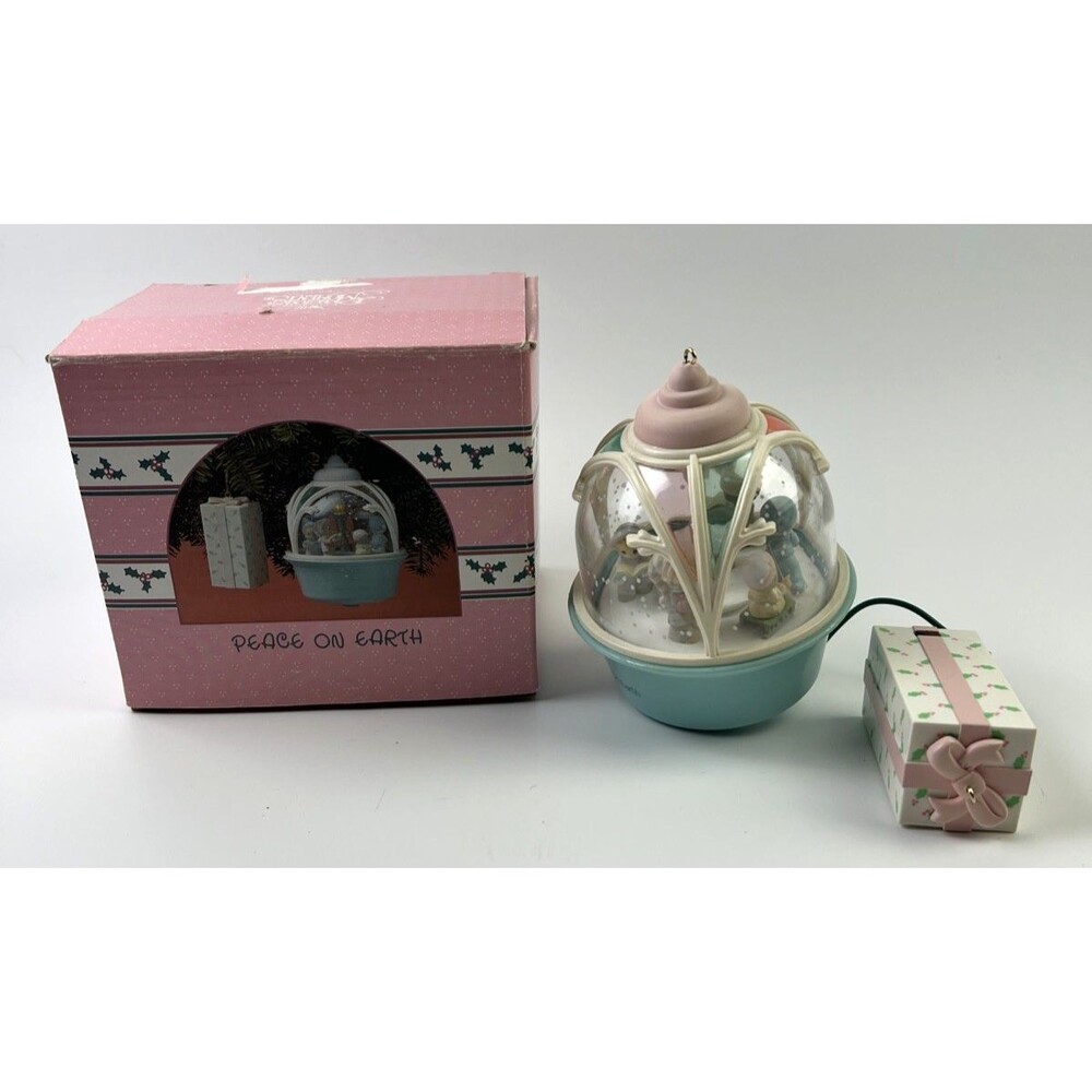 Enesco Precious Moments Collection Christmas Ornament "Peace on Earth" BELOW